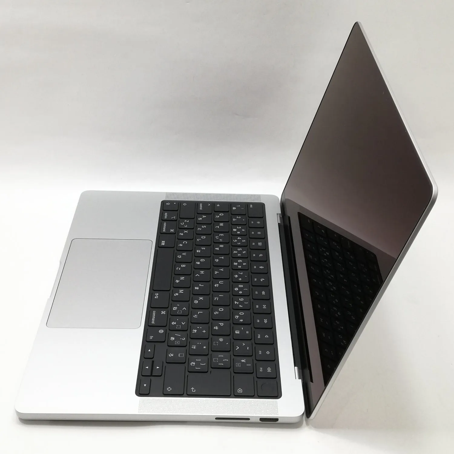 MacBook Pro M3 / 14インチ / 2023 / 8GB / 1TB / シルバー / ランク:A / MR7K3J/A / 【中古品管理番号:35094】