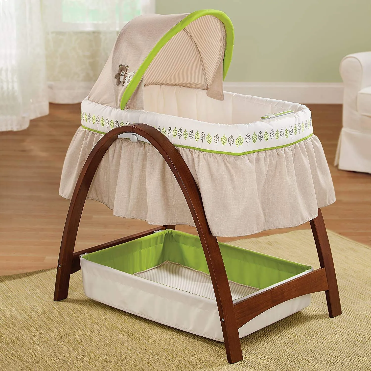 Summer Infant Bentwood Bassinet With Motion Birth  To 6Months Distress Box